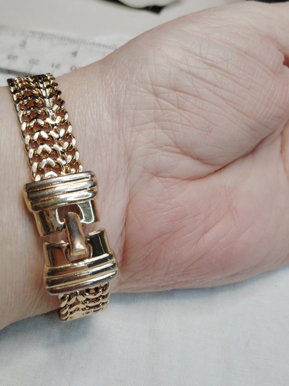 Vintage Monet Gold‑Tone Woven Chain Bracelet • 8" • Fold‑Over Clasp